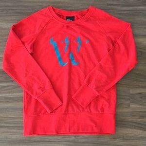 Lightweight pullover